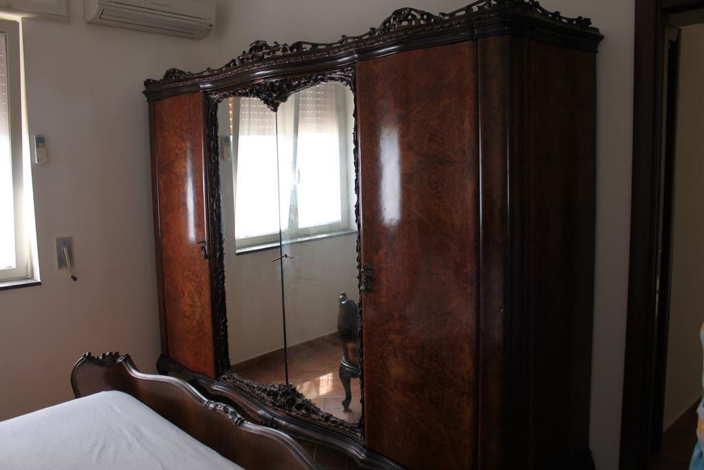 Apartament Smile At Vesuvio Neapol Pokój zdjęcie